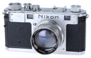Nikon S