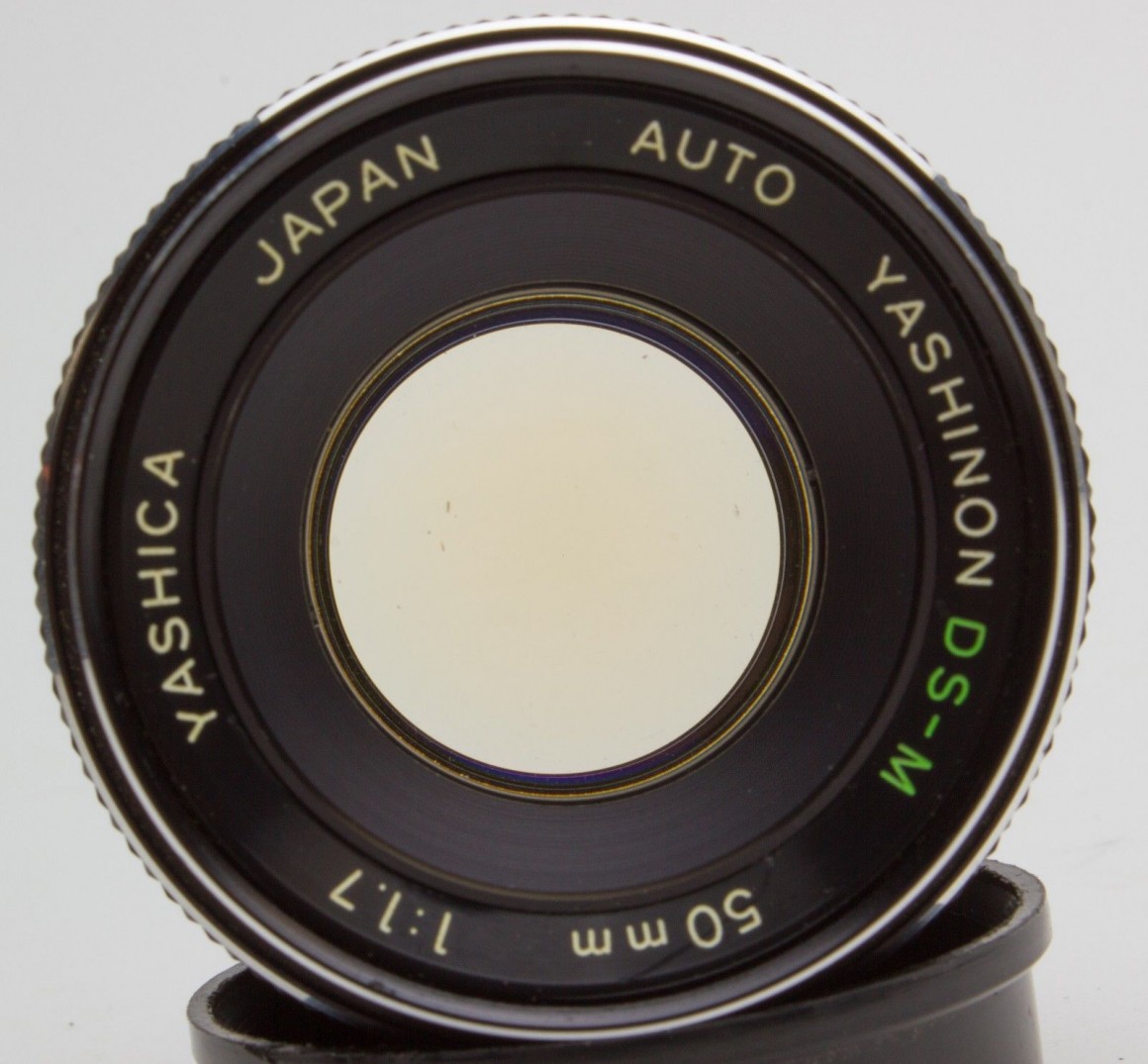 Yashica Auto Yashinon DS-M 50mm F/1.7 | LENS-DB.COM