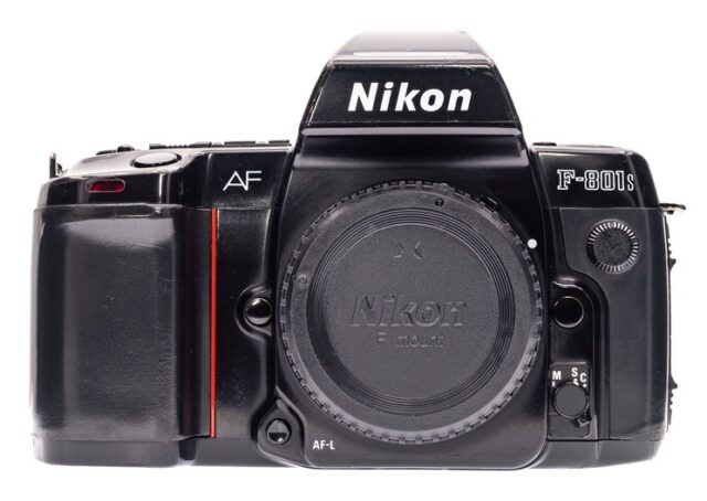 Nikon N8008S