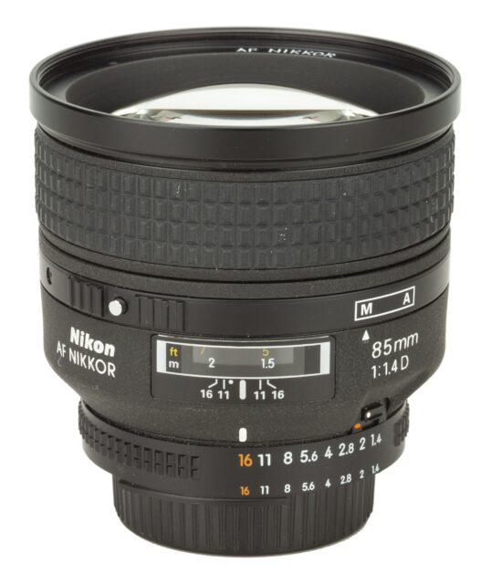 Nikon AF Nikkor 85mm F/1.4D IF