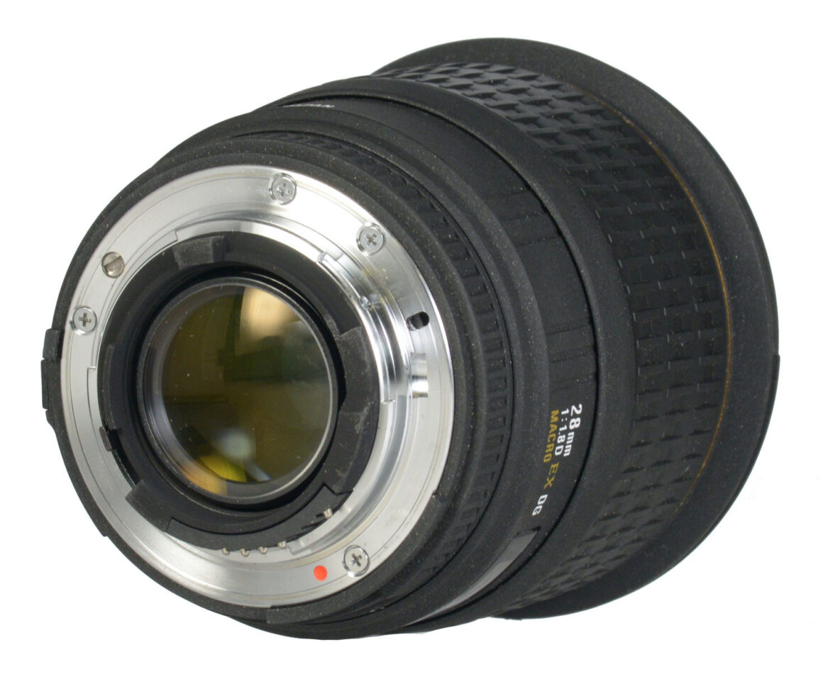 優待価格 Sigma 28mm 1:1.8 EX DG Macro Canon マウント - カメラ