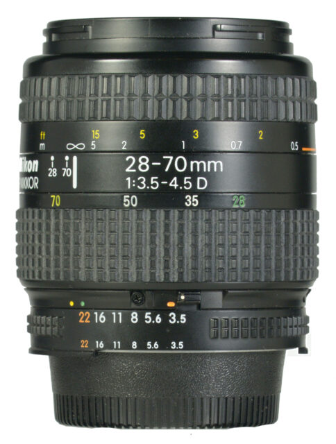 Nikon AF Nikkor 28-70mm F/3.5-4.5D