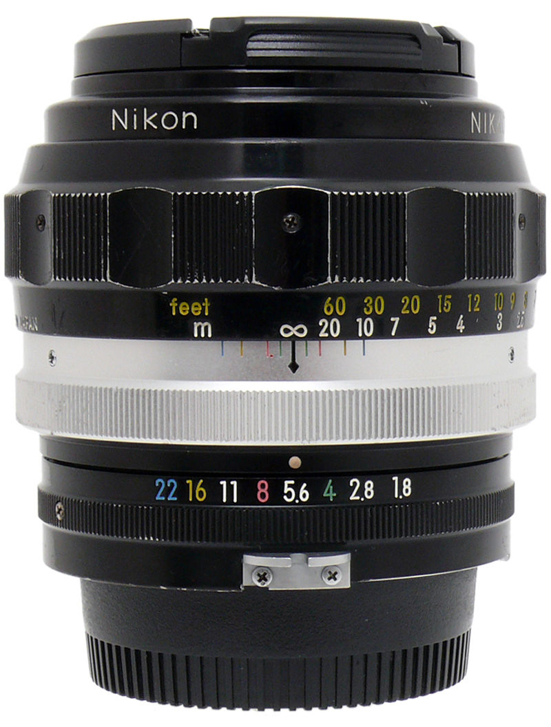 Nikon NIKKOR-H[·C] Auto 85mm F/1.8 | LENS-DB.COM